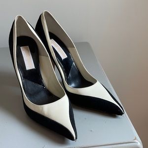 Michael Kors modern spectator pump